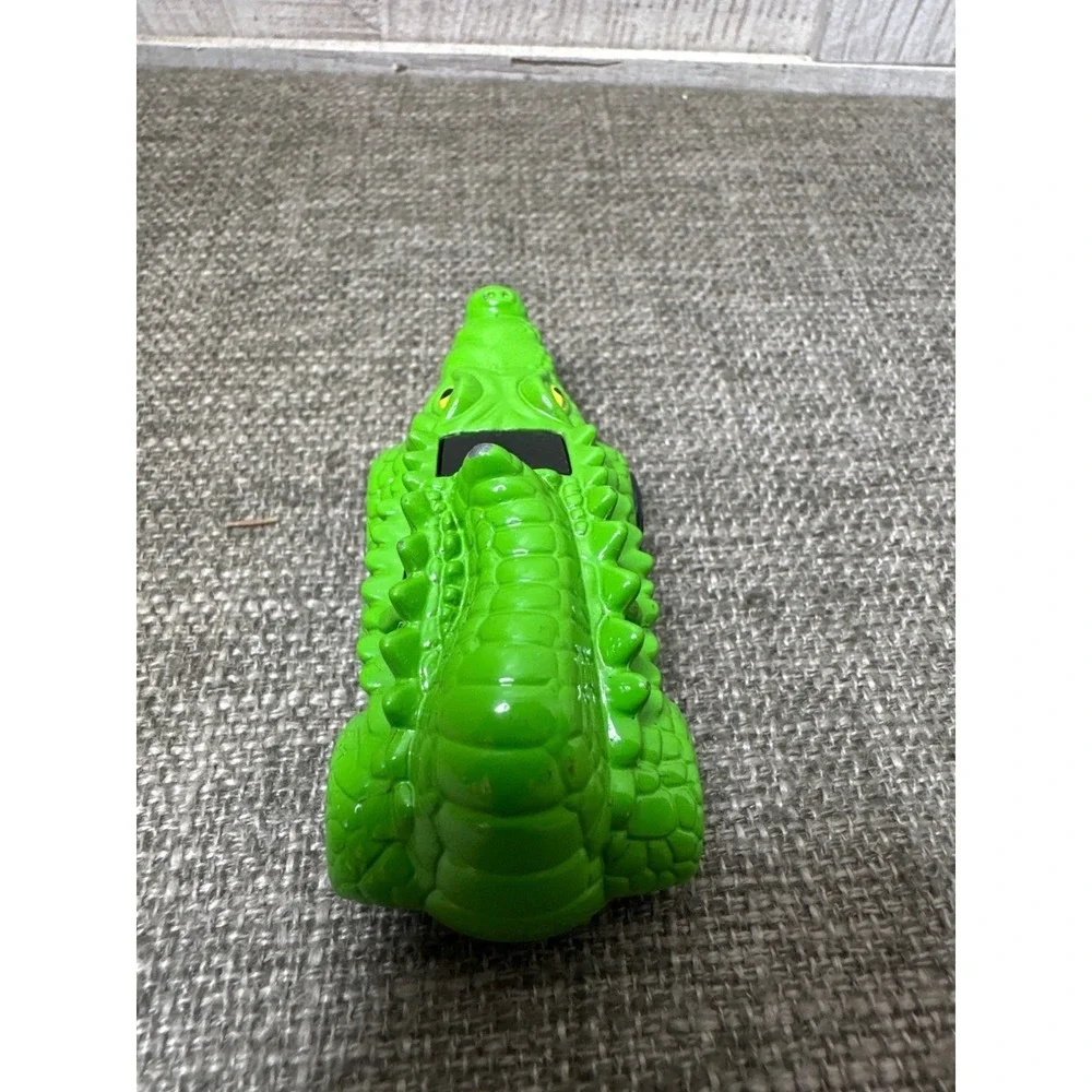 Matchbox 1992 Alligator Vehicle Die-Cast Toy Car Green Collectible